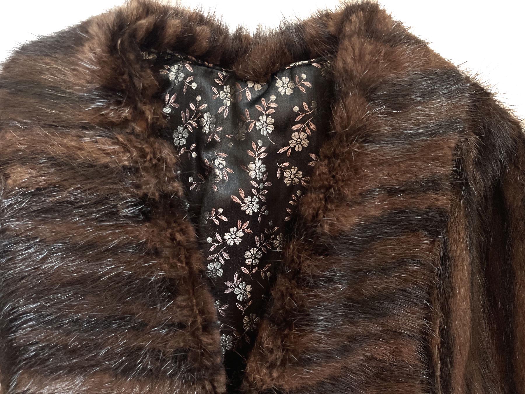 Brown MUSKRAT Striped Fur Cape, Mahogany Vintage Bridal Stole, Mother of the Bride Jacket Gift, Bridesmaid Mink Wedding Shawl