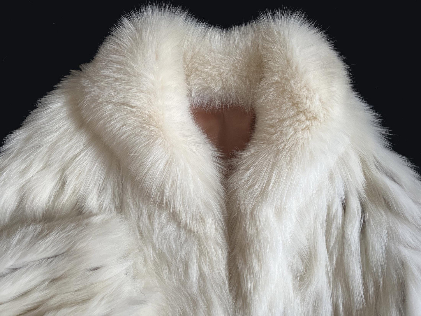 SAGA Arctic FOX Fur Coat, White Shadow Fox Bolero Jacket, Ivory Winter Wedding, Mob Wife Style, Apres Ski, Vintage Bridal Gift, Large