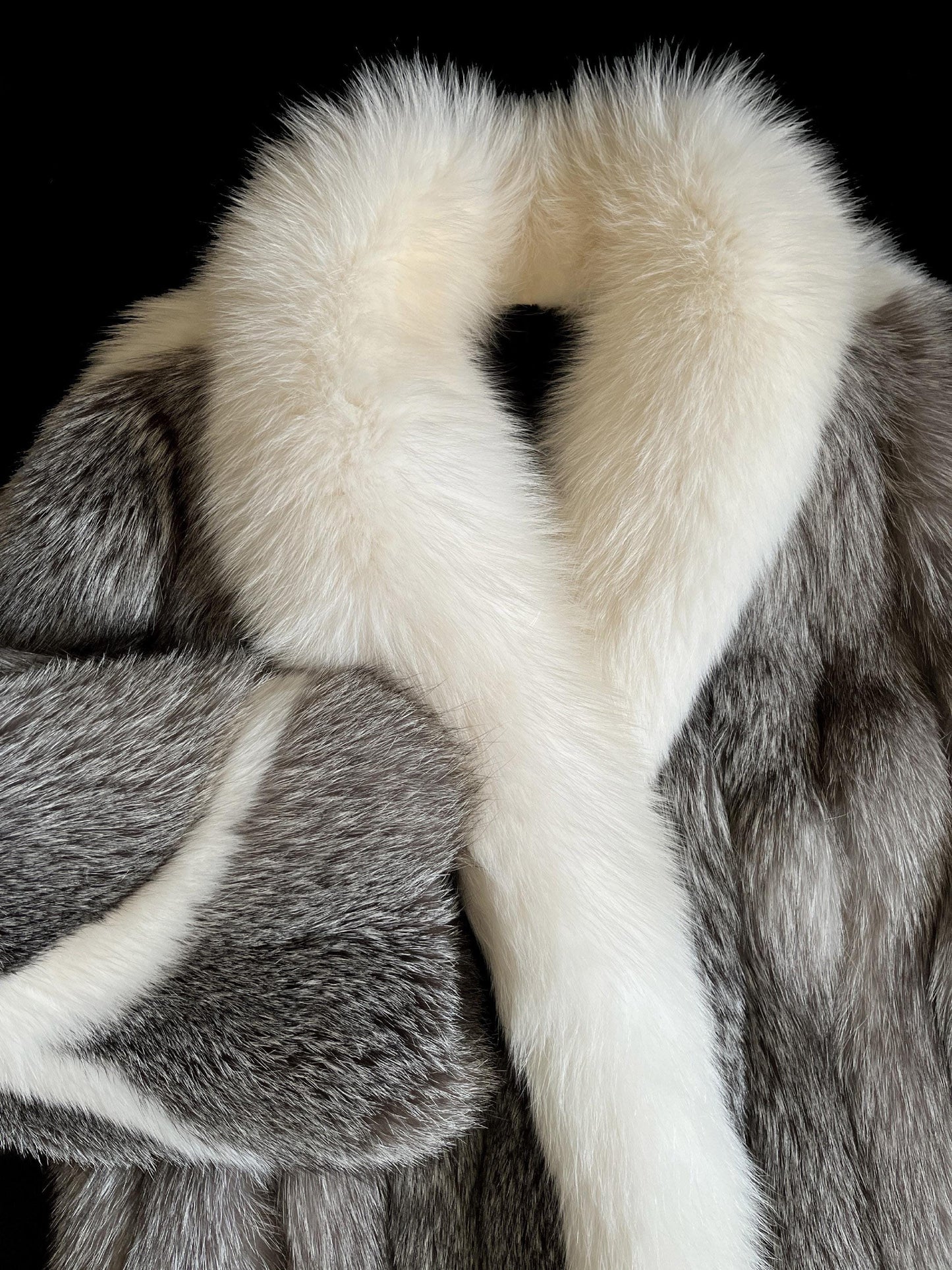 FOX Fur Coat, Diva Apres Ski Gift, Mob Wife Aesthetic, Vintage Tuxedo Jacket, Winter Wedding Bridal Stroller, Arctic Crystal Silver
