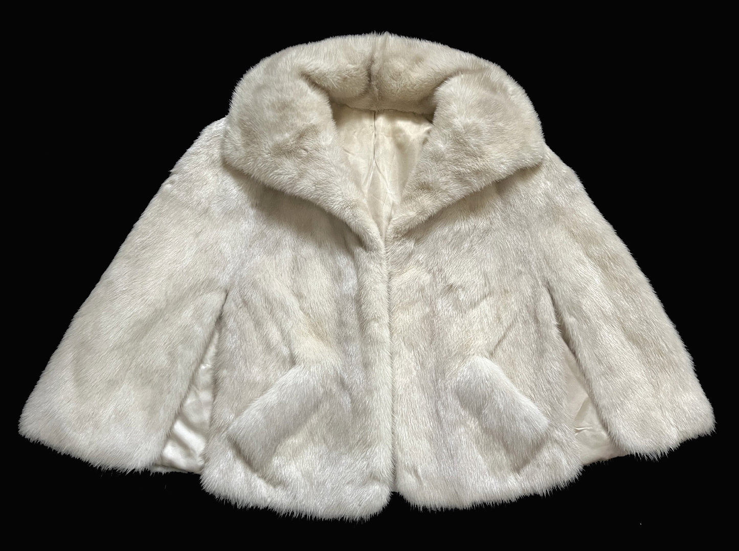 Azurene Ivory Mink Fur Cape