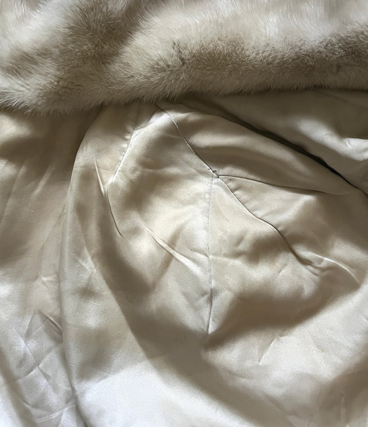 Azurene Ivory Mink Fur Cape