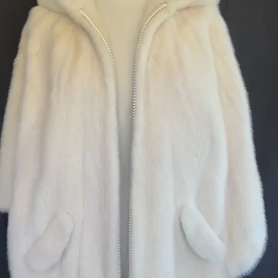 Ivory MINK Fur Hooded Cape, Winter Wedding Bridal Cloak, Cream White Blonde 1970s Jacket Coat Poncho Stole Shawl, Real Vintage Gift for Her