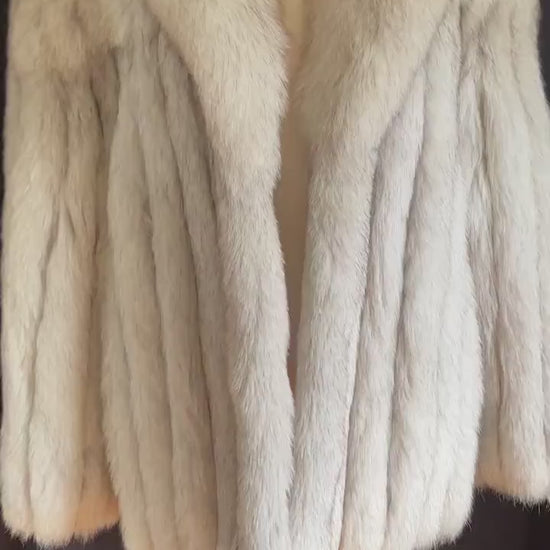 Norwegian FOX Fur Coat, Mob Wife Style, Real Vintage Winter Wedding Bridal Jacket, White Ivory Fox Apres Ski Bolero Gift, Large XL Plus