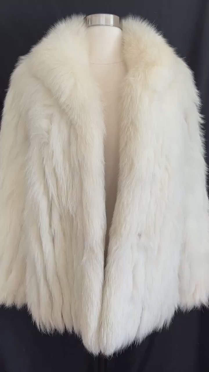 SAGA Arctic FOX Fur Coat, White Shadow Fox Bolero Jacket, Ivory Winter Wedding, Mob Wife Style, Apres Ski, Vintage Bridal Gift, Large